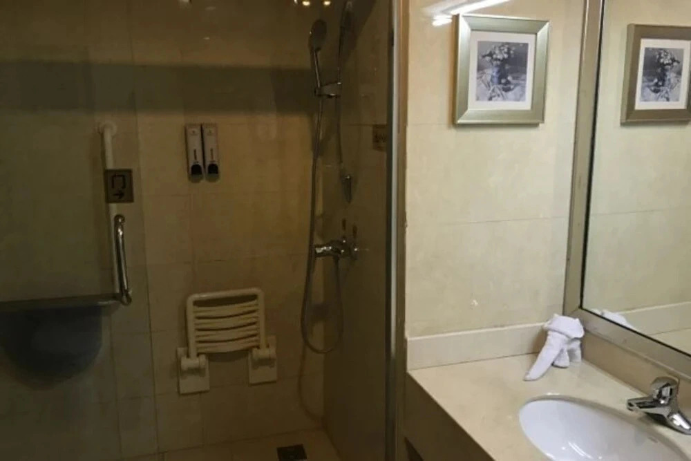 Yanshan Hotel
