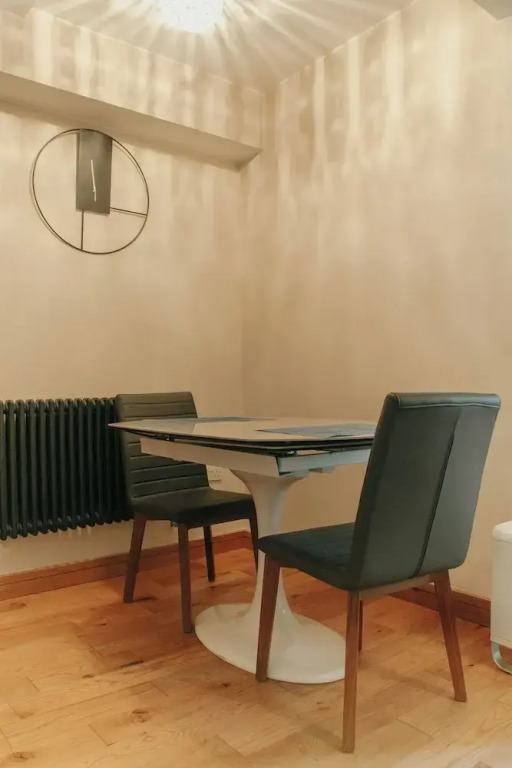 Luxe Living in Sheffield City by Avo Apartment