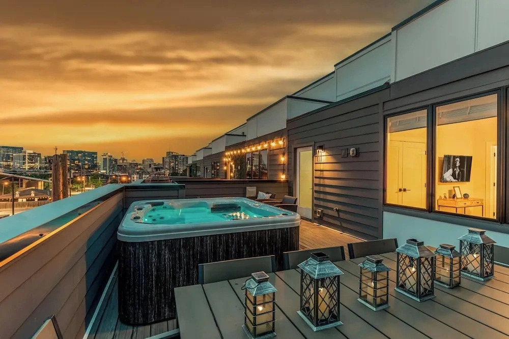 Luxe-tennessee Row-heart of Gulch-mins to Broadway