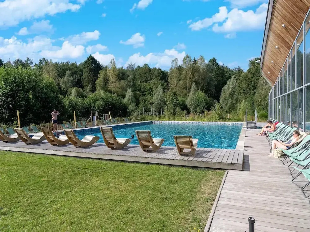 Treehouse in Tournai With Sauna & Forest Views
