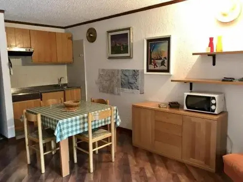 Des Alpes 24 Apartment