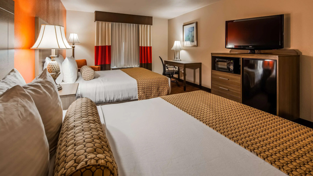 Best Western PLUS Memorial Inn
