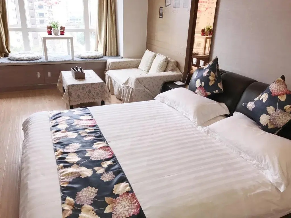 Qingfengxiaozhu Hotel
