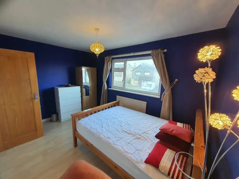 Detached 4-bed House in Leeds