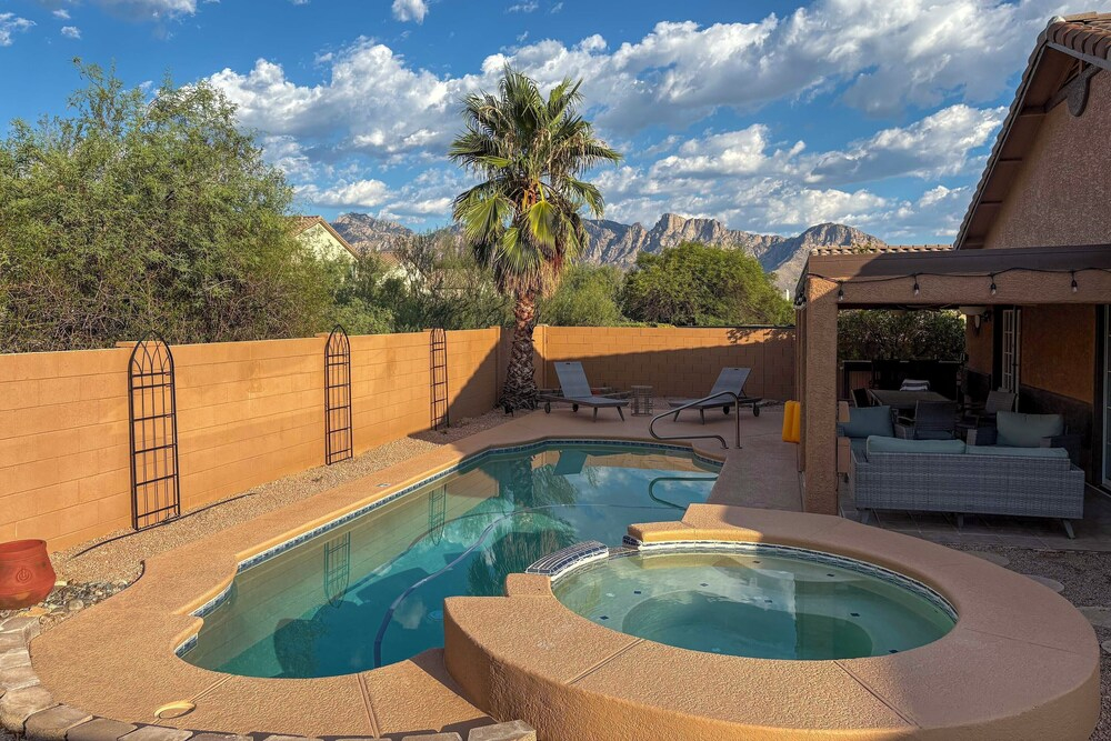 Heated Pool & Spa: Catalina Mtn-view Home!