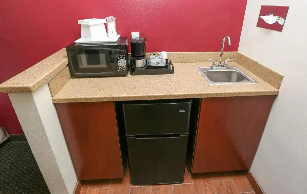 Days Inn & Suites by Wyndham Flagstaff I-40