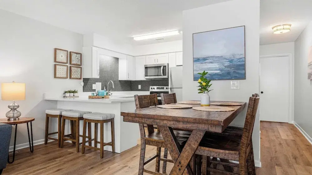Gulf Walk by Avantstay West End Coastal Escape Renovated 1BR Condo Shared Pool & Beach Access