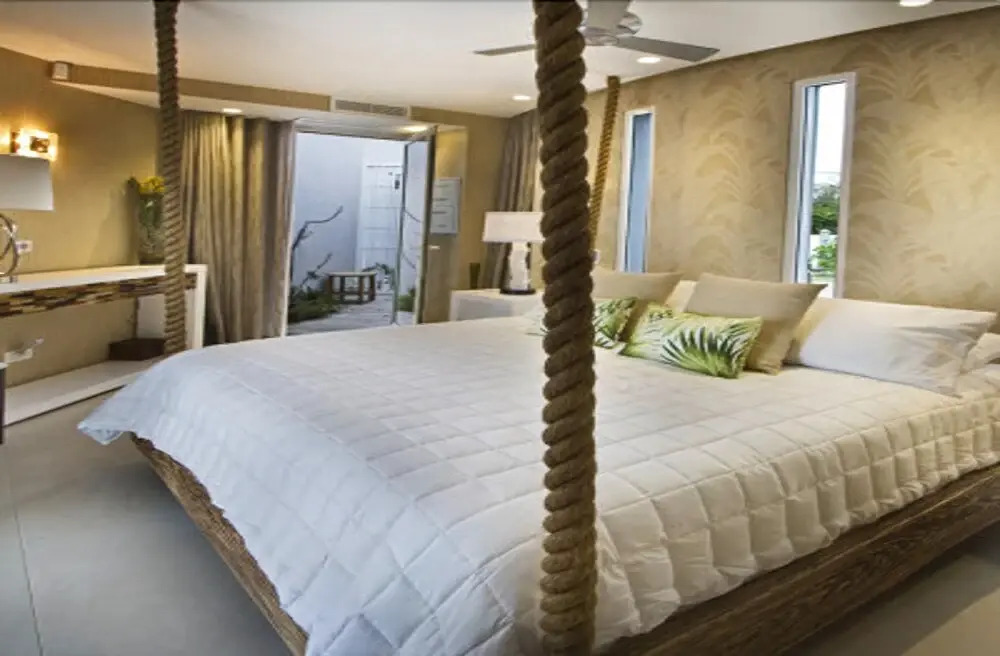 Total Opulence on the Beach, Huge Heated Pool, Sunken Bar, Sound System Throughout, VIP Service