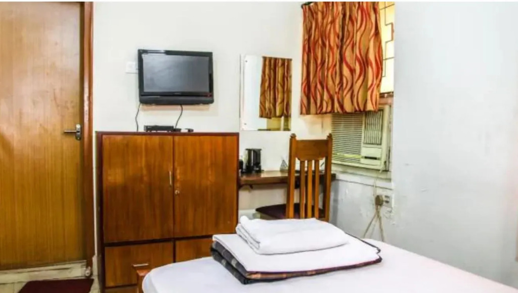 Hotel Basera