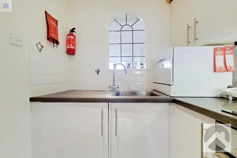 2 Bed &1 Bath Apartment in Canary Wharf