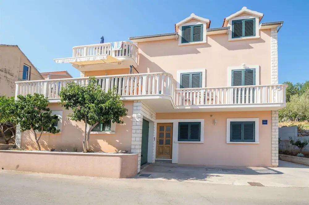 Apartments Ivo