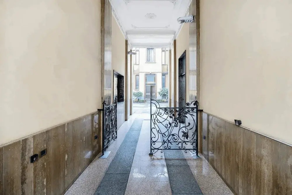 Isola View Renovated Apartment