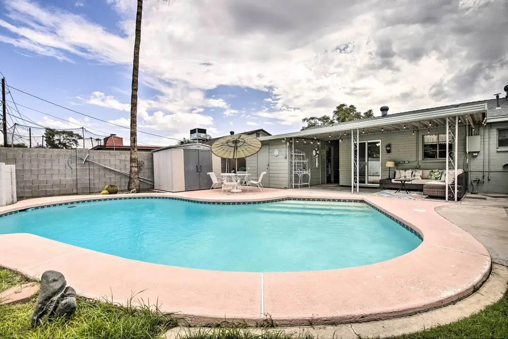 Phoenix Desert Getaway: Pool, Grill & EV Charging!