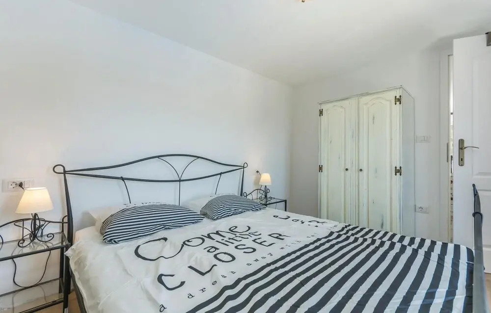 Stunning Home in Mihelici With Wifi and 3 Bedrooms