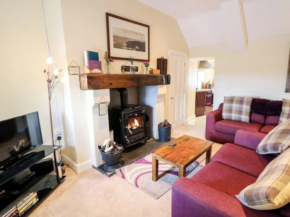 Whispering Willows - The Thatch, Carndonagh