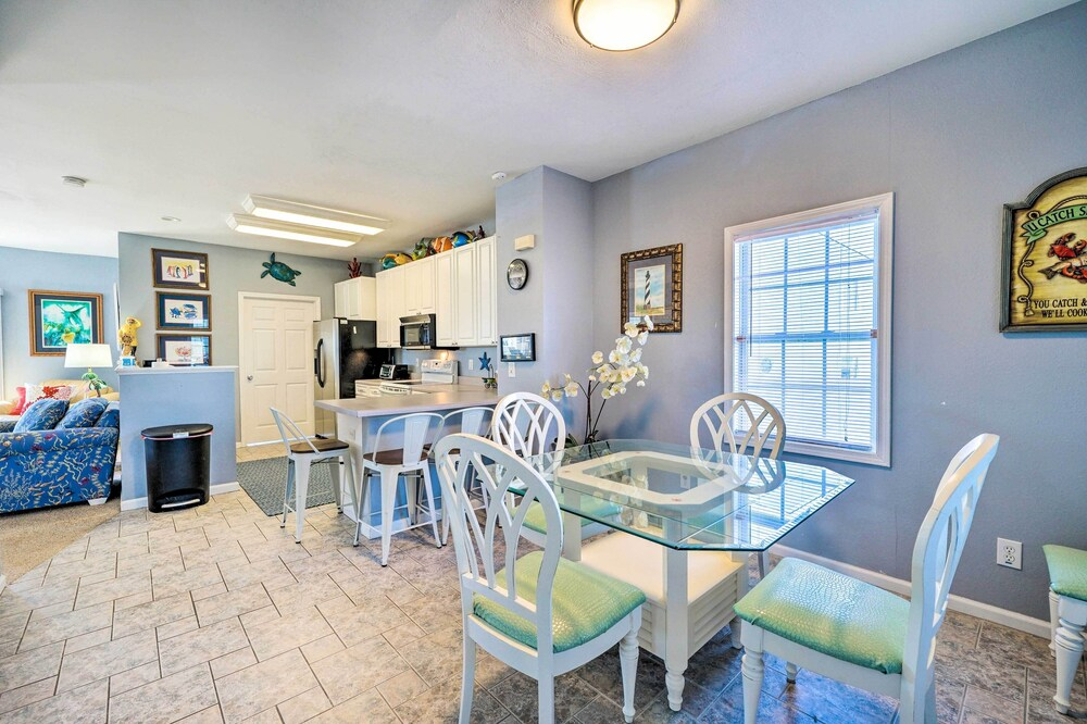 Spacious North Topsail Family Home With 2 Decks