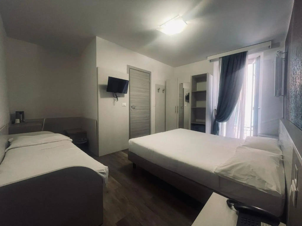 Hotel Holiday- Alla Finestrella
