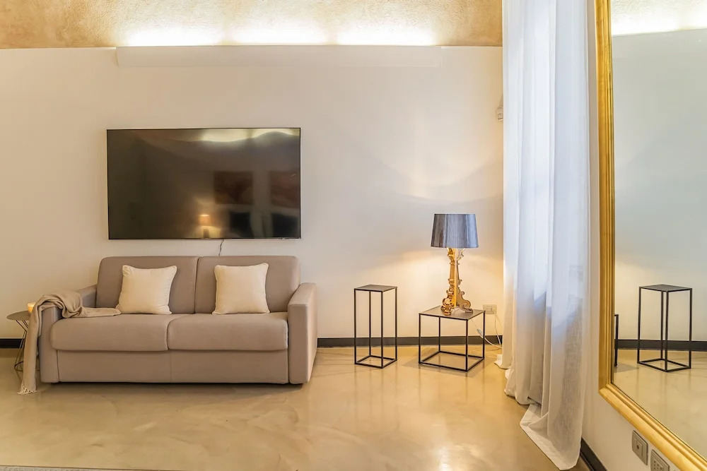 Rovelli 41 in Como With 2 Bedrooms and 3 Bathrooms