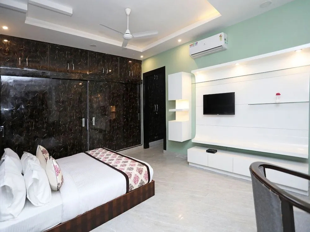 POP 92284 Hotel Prisha Inn