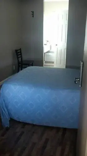 Edmond's Au Gres Inn