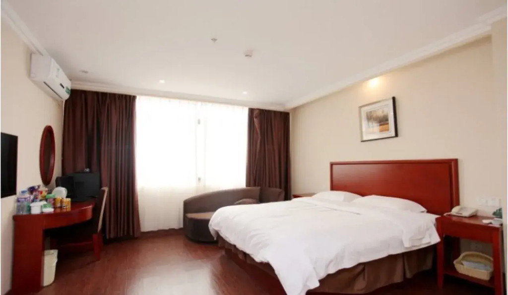 GreenTree Inn JiangSu YanCheng XiangShui ChenJiaGang RenMin E) Road HuangHai Road Business Hotel
