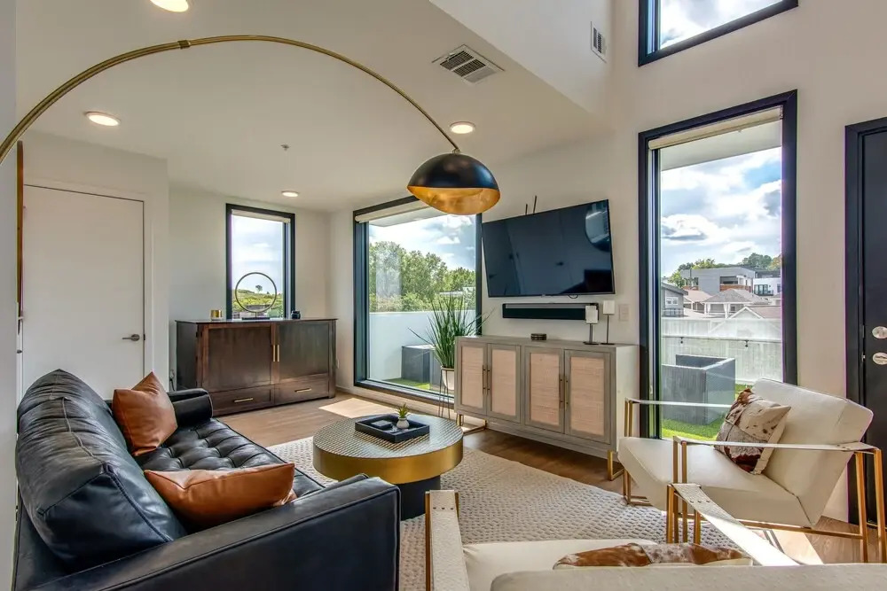Illume Chic Music City Hideaway Huge Balcony 1 Bedroom Condo