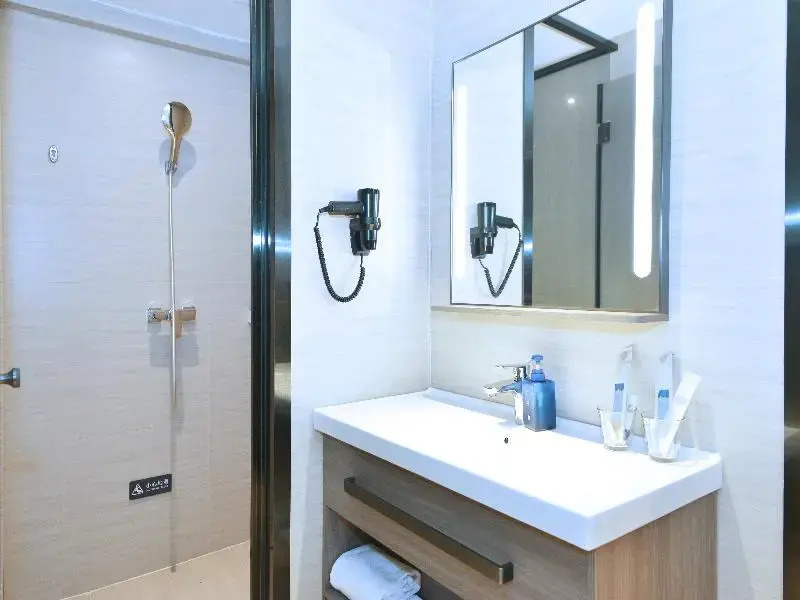 Hanting Hotel Shenzhen Nanshan Metro Station