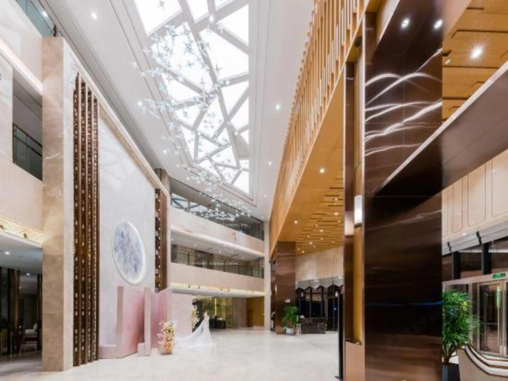 Lihua Jianguo Hotel