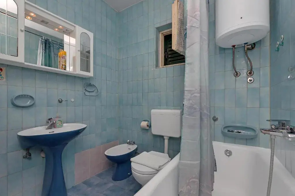 Family apartments Leona Makarska
