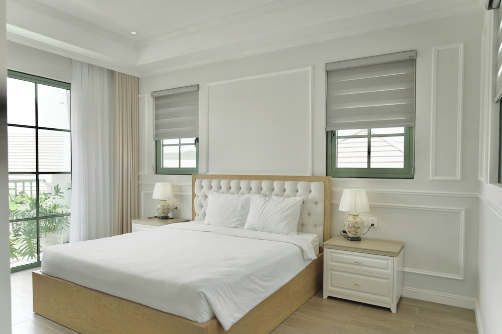 V120 The Signature Tropical Villa