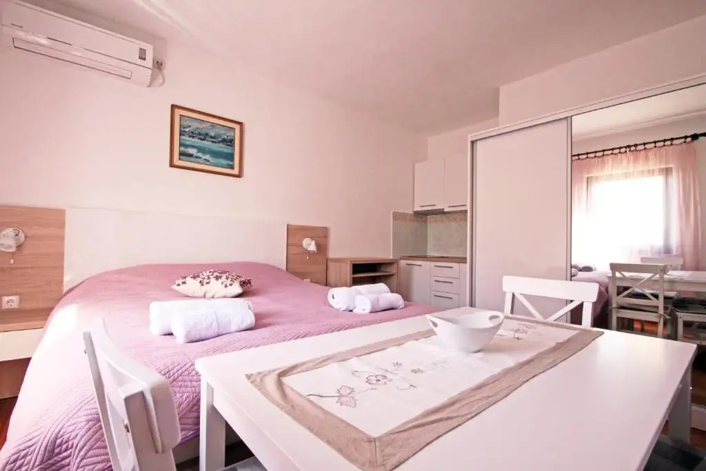 Apartments Kondrić