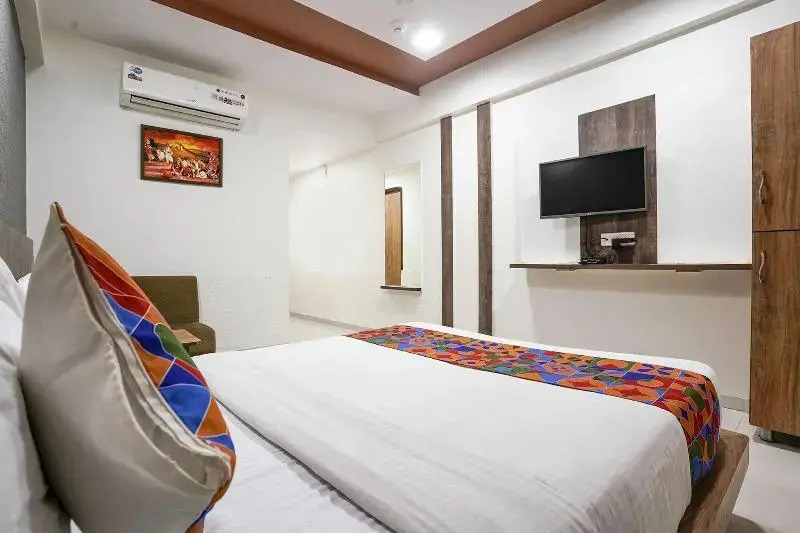 Fabhotel Galaxy I
