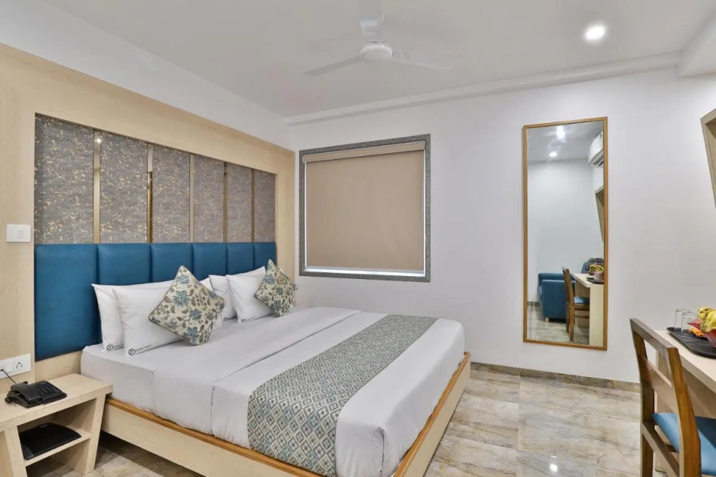 OYO Rooms Near Station Gulambaba Road 2