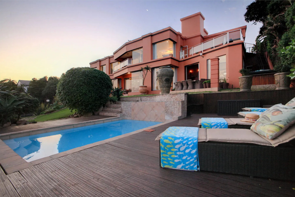 SEASENSE Boutique Beach Villa