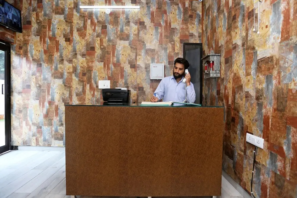 Oyo 19291 Hotel Saptrishi