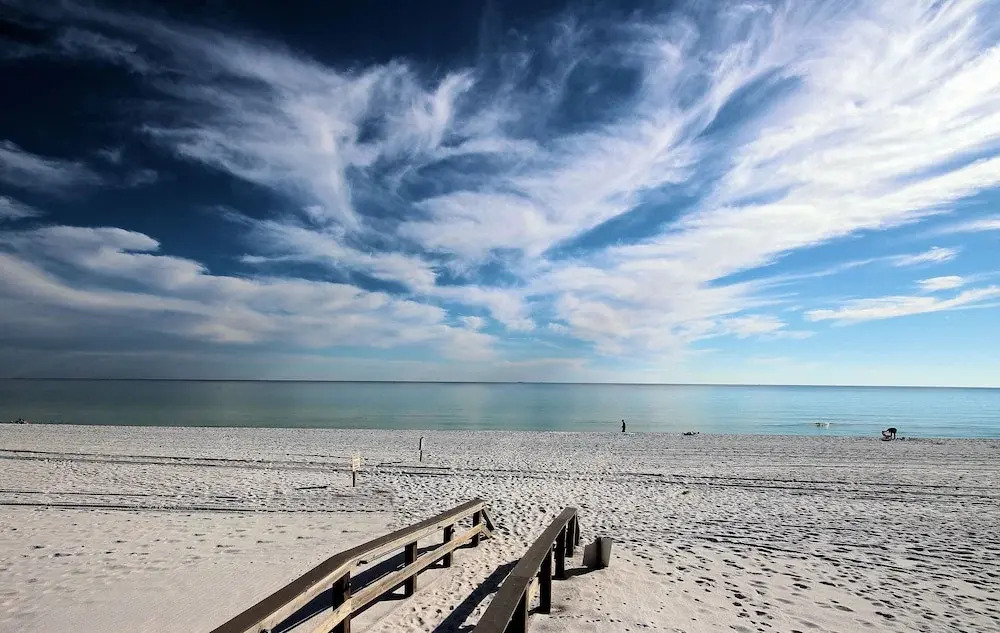 Gulfside 209 - 2 Br condo by RedAwning