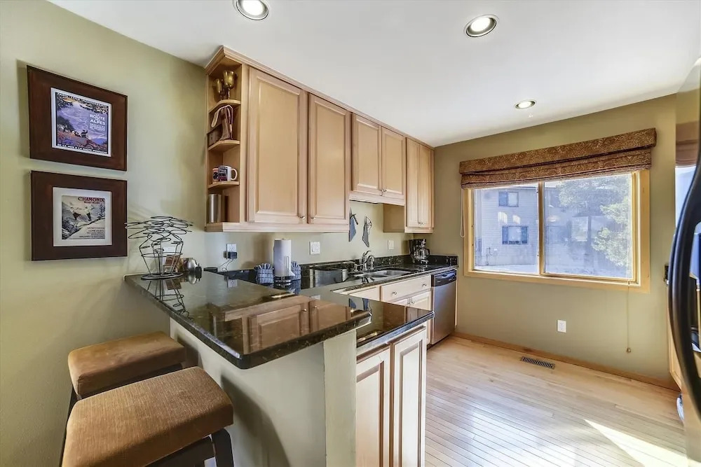 Lagoon 736d 2 Bedroom Townhouse by RedAwning