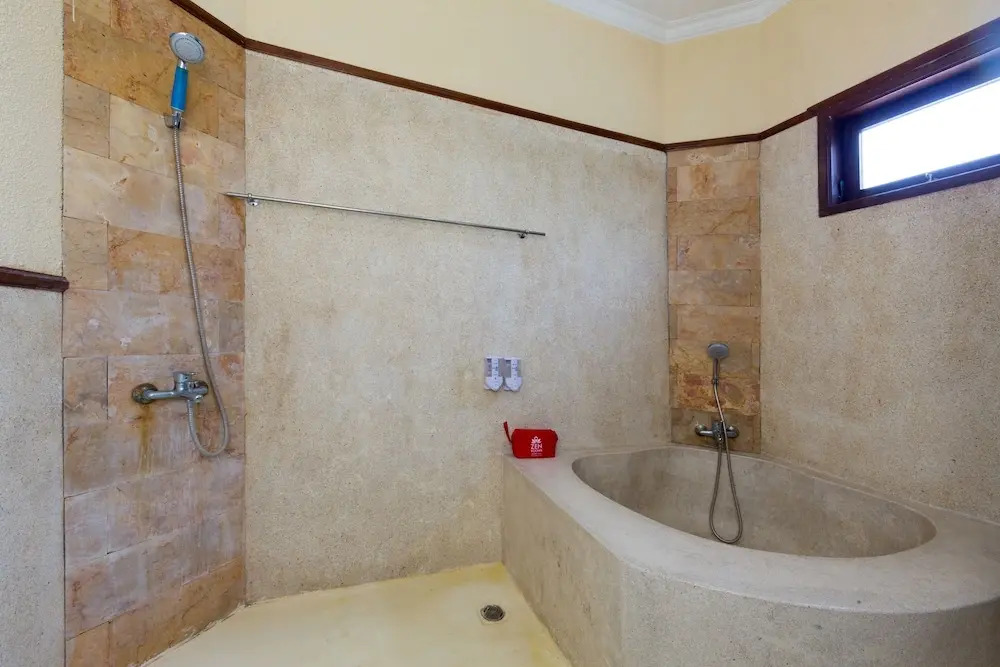 ZEN Premium Ubud Sanggingan 2