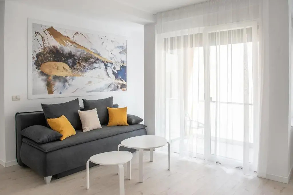 West Residence Apartments