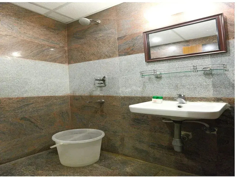OYO 5446 Hotel Maharajay