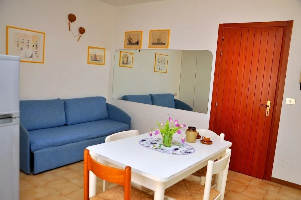 "adorable Flat With Large Terrace Overlooking the Sea"