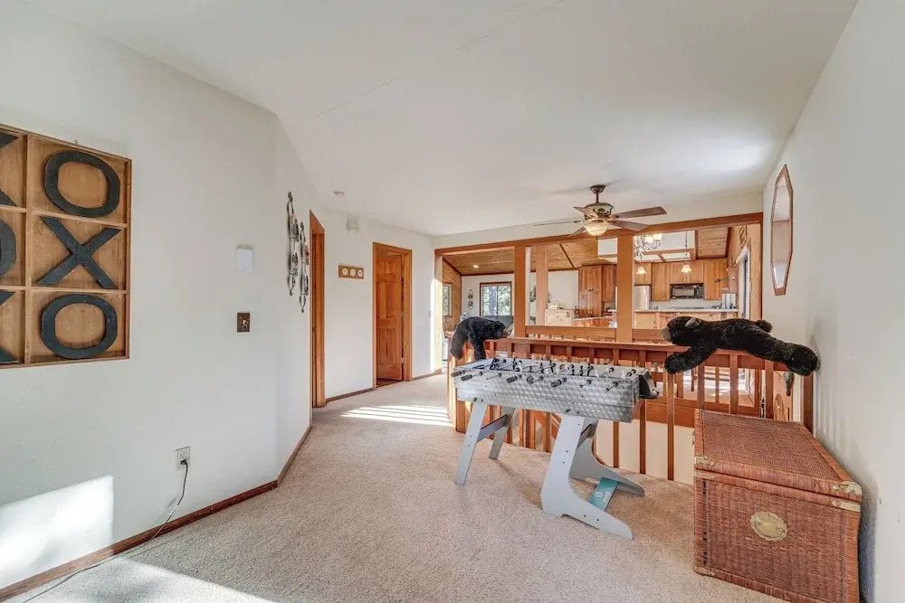 Home 1 Mi to Downhill Ski Resort: Bring Your Pets!