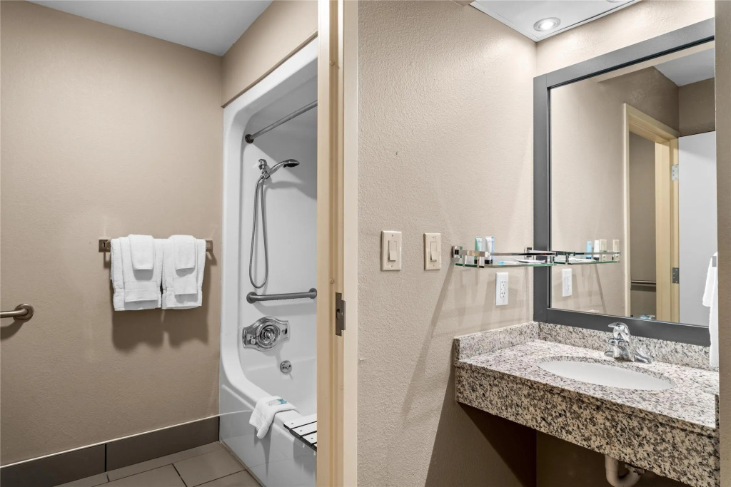 Best Western Courtview Hotel