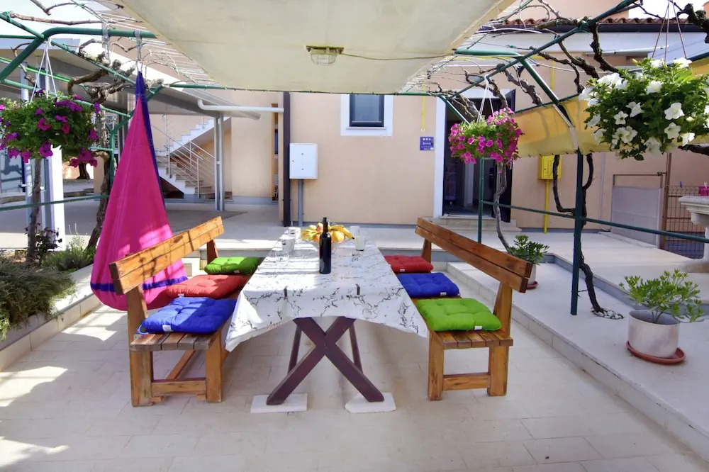 Upscale Fully Equipped Apartment