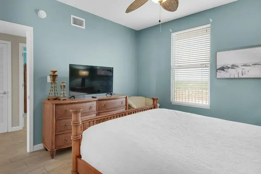 Grandview East 1204 by RealJoy Vacations