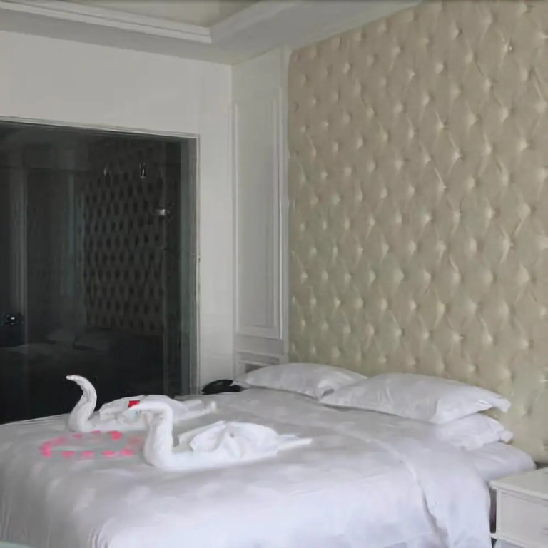 Crystal International Hotel