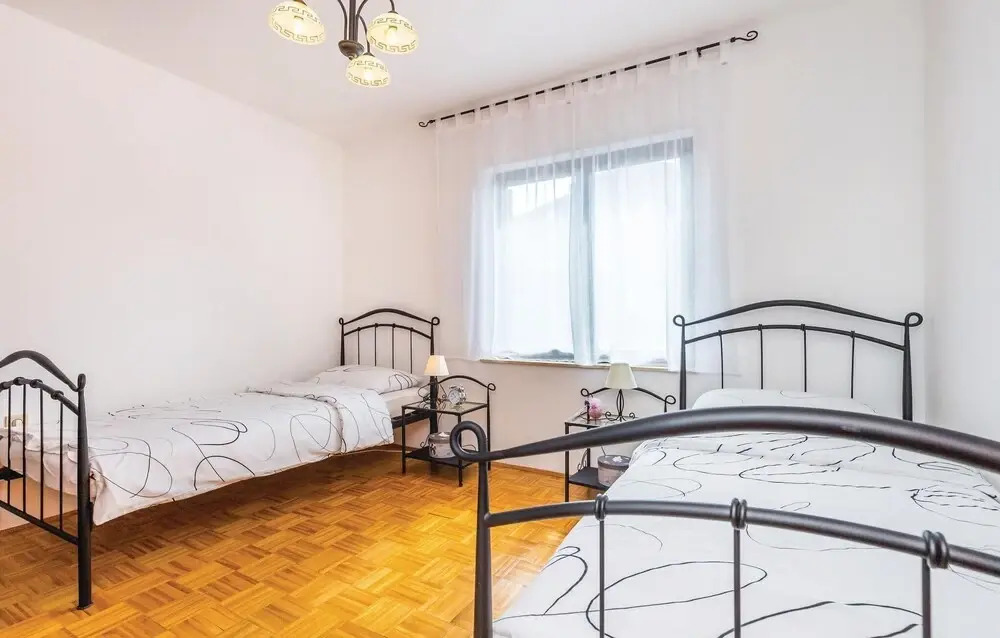 Beautiful Home in Jadranovo With Wifi and 2 Bedrooms