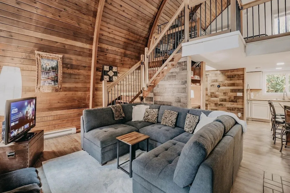 78mbr - Wood Stove - Wifi - Pets Ok - Bbq - Sleeps 6 1 Bedroom Home by RedAwning