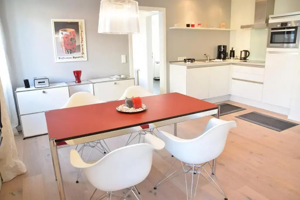Bomhoffstr. 22a, W4, Blue Water