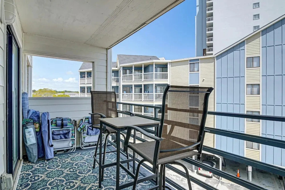 Walk to Pool & Beach! 3rd-floor Murrells Inlet Gem